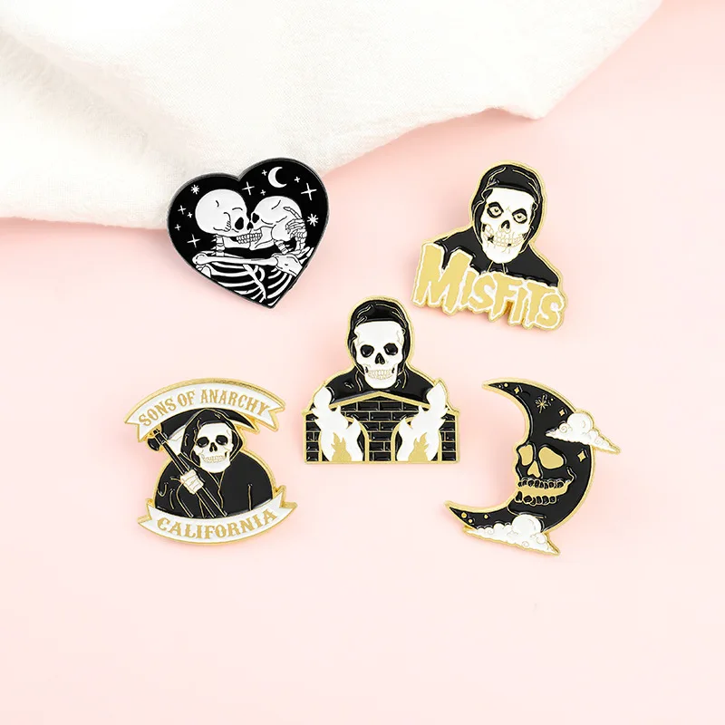 

Personalized All-matched Skull Moon Brooch Popular Creative Gothic Lover Decorative Pins Classic Unique Reaper Skull Brooch