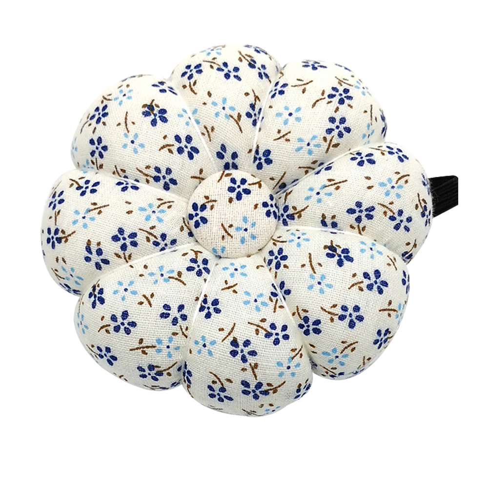 M Cute Fabric Pumpkin Shape Holder Pin Cushions with elastic wrist band Wearable Needle Pincushion For Sewing Quilting Pin Holder - Цвет: M