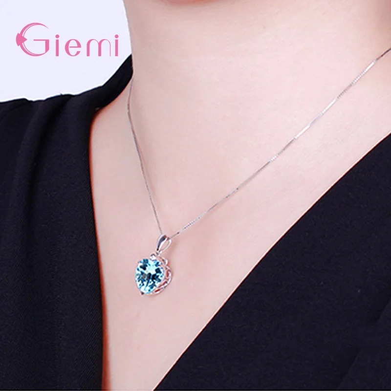 

Fashion 925 Sterling Silver Blue Crystal Heart Pendant Necklace For Women Simple Short Clavicle Necklace Jewelry Gift Wedding