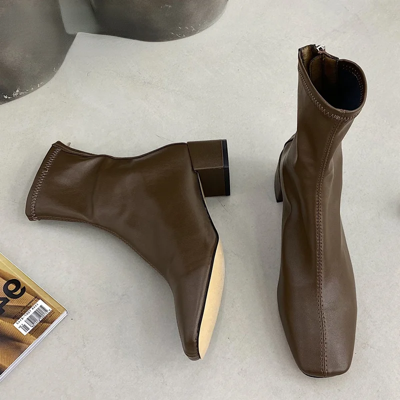 

2021 Fashion Brand Women Short Boot Square Med Heel Ankle Boots High Quality Zipper Round Toe Chelsea Shoes Female