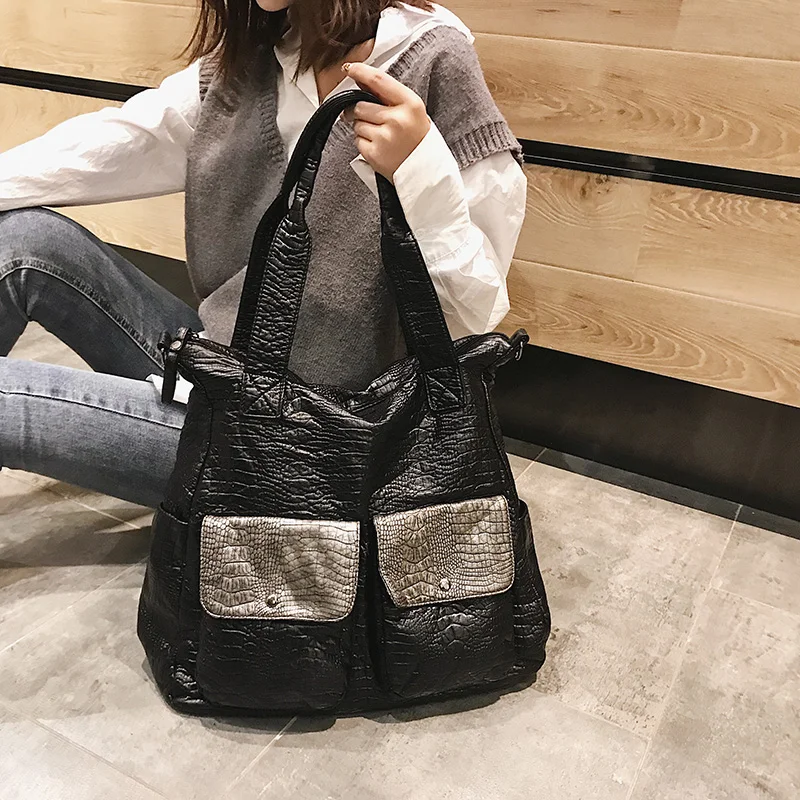 Женская сумка из мягкой кожи Большая вместительная черная крокодиловая