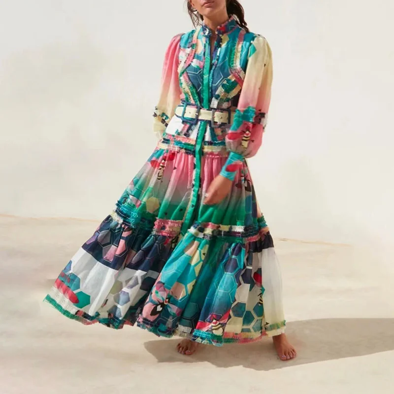 

Платье женское средней длины с воротником-стойкой, длинным рукавом и высокой талией