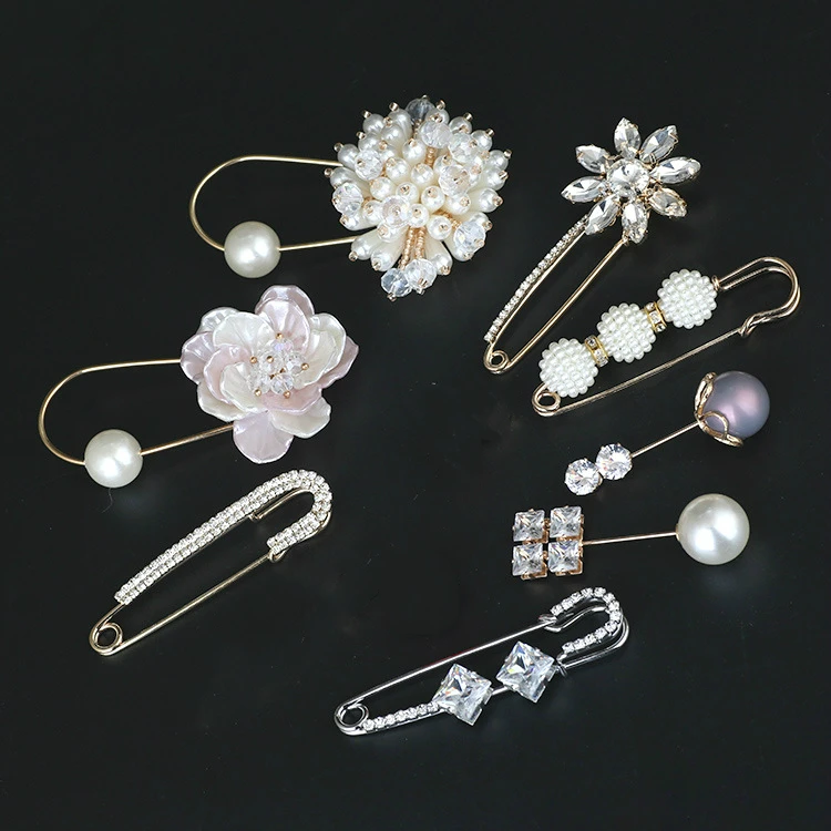 

Fashion Fixed Anti-Lighting Brooches Pins Pearl Cardigan Clip Silk Scarf Brooch Pin Creative Button Buckle for Women Accessories
