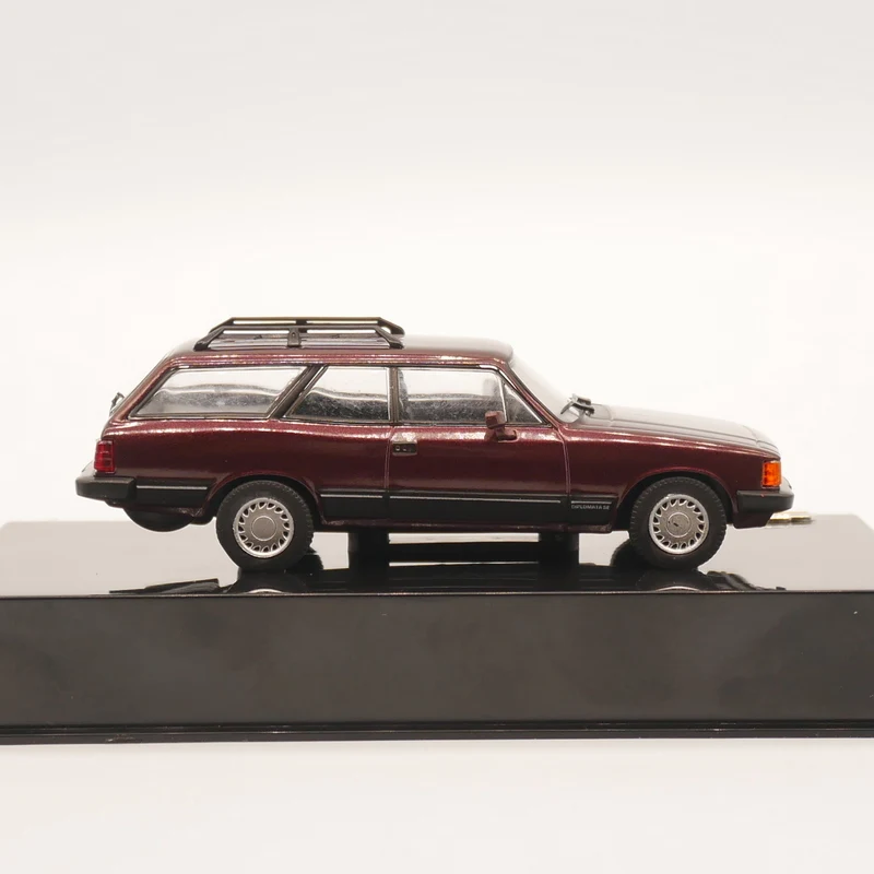 Модель автомобиля под давлением Ixo 1:43 металлическая игрушка для Chevrolet certificata Caravan