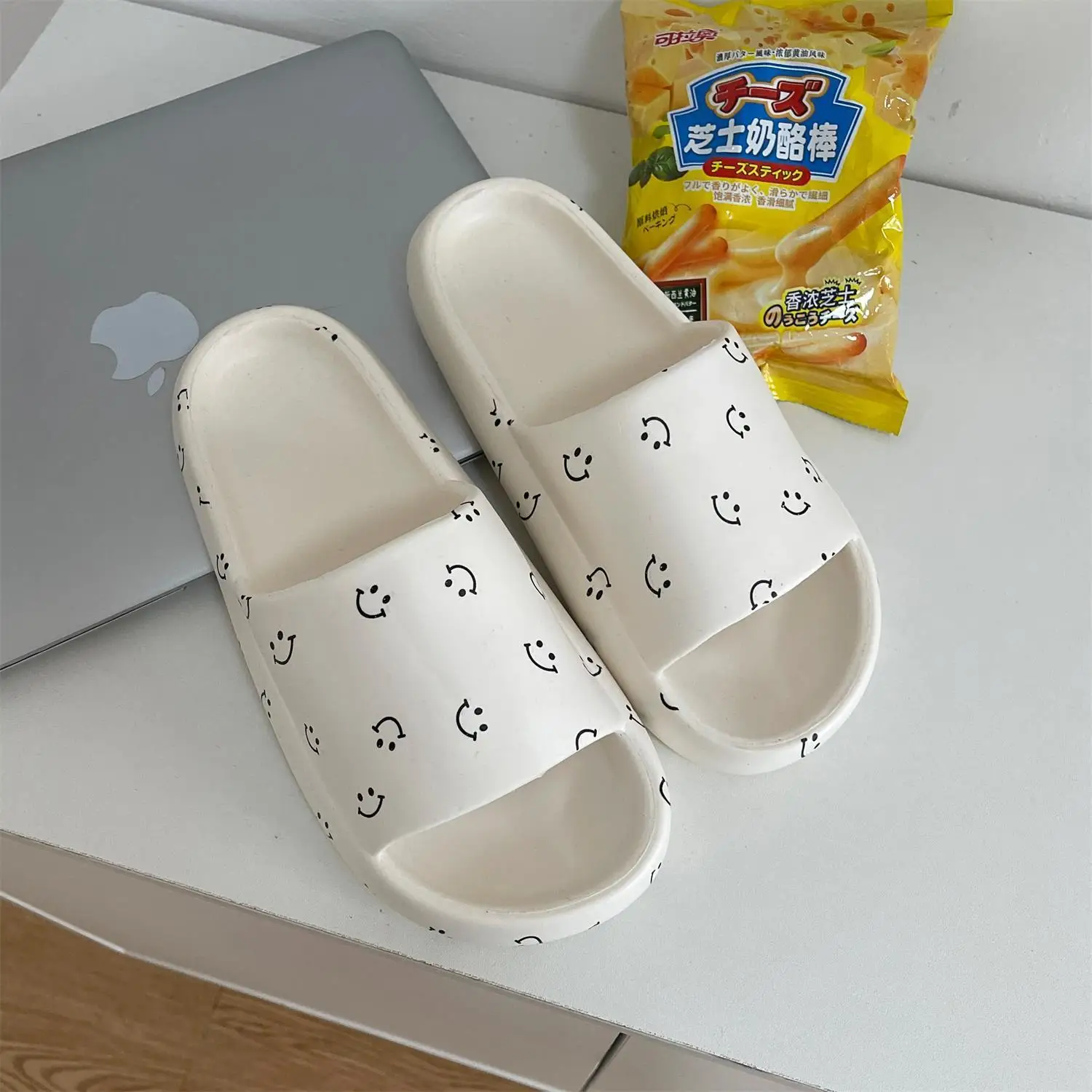 Удобные симпатичные Тапочки с героями мультфильмов домашние Нескользящие