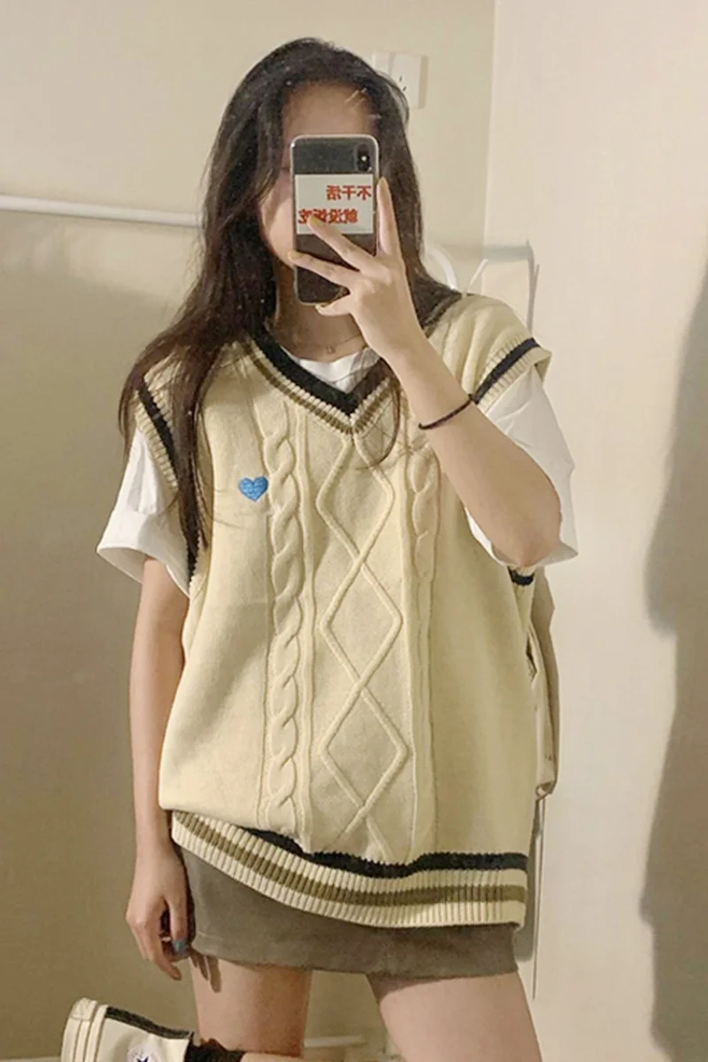 Вязаный жилет в студенческом стиле женская одежда на весну и осень с V-образным