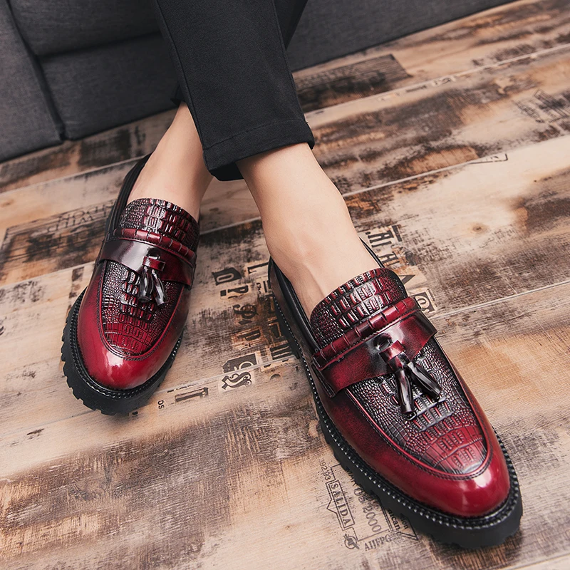 

Fashion men shoes Style Soft Moccasins Men Loafers slip on High Quality Leather Shoes Men Flats tassel Gommino Driving Shoes