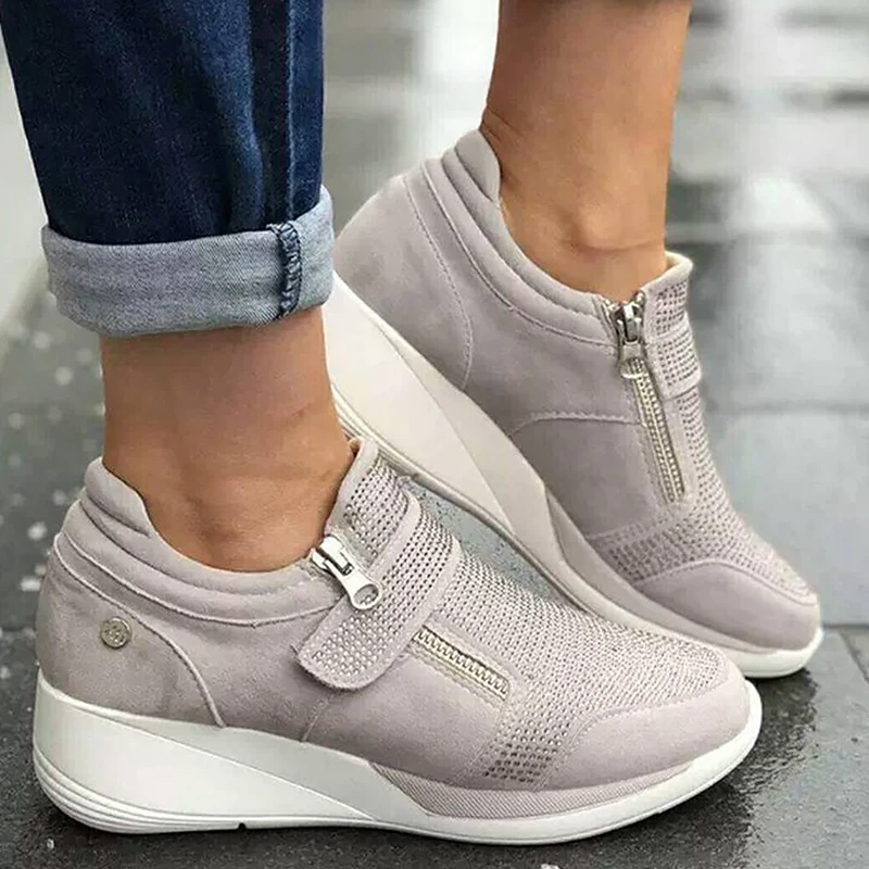 Модные стразы женские кроссовки большой размер 43 на застежке липучке