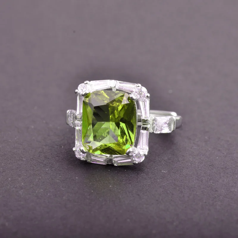 Женское кольцо с зултанитом из серебра 925 пробы 10 х12 мм|Кольца| |