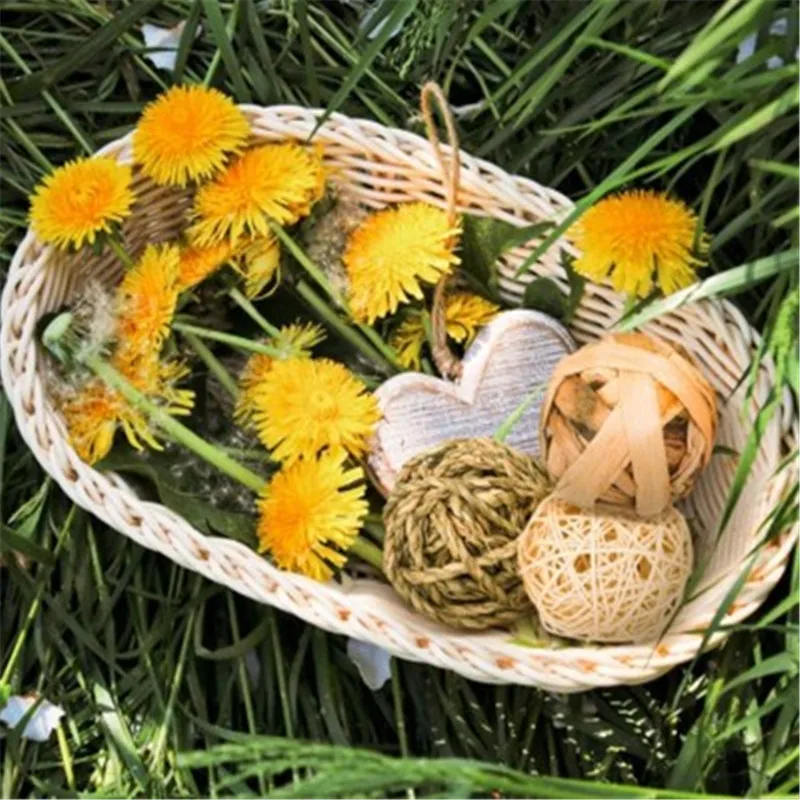 

Natural small animal activities chew toy parrot chew toy rattan ball straw ball rabbit foot set of4