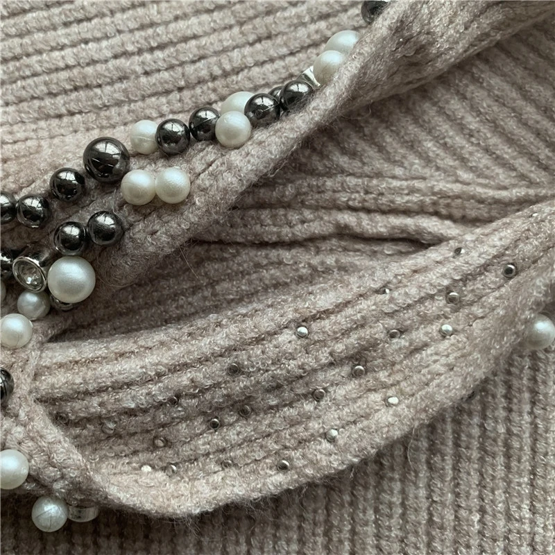 Женский трикотажный свитер с открытыми плечами и жемчугом комплект юбкой новый