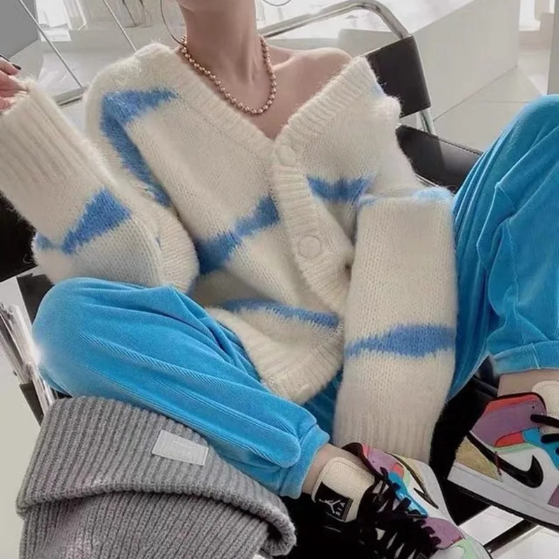 

2021 Autumn Striped Cardigan Sweater CoatSpring Color Matching V-neck Sweater Loose and Lazy Style Sweatshirt Unique Cardigan