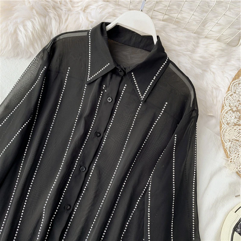 

Shirts & Blouses