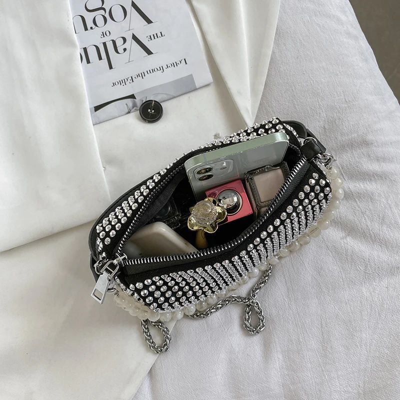 

Small Rivet Shoulder Bags for Women Simple Pearl Chain Tote Crossbody Bags Ladies Diamond Mini Handbags Chic Designer Armpit Bag