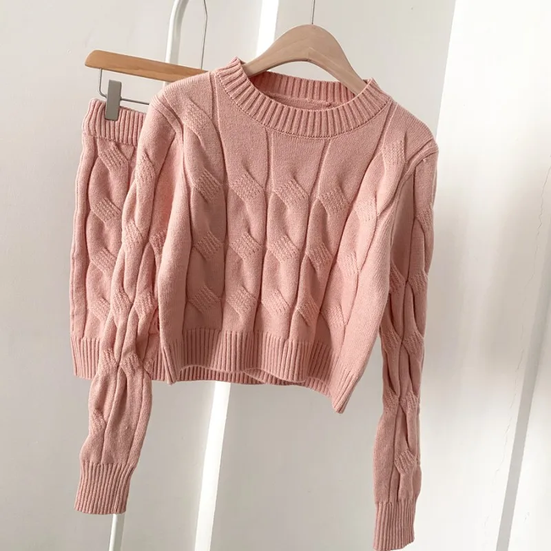 

Runway Autumn Winter Linen Pattern Elegant Knitted Sweater Women's Pullovers Crop Top + High Quality Skirt Suits Two Pieces Set