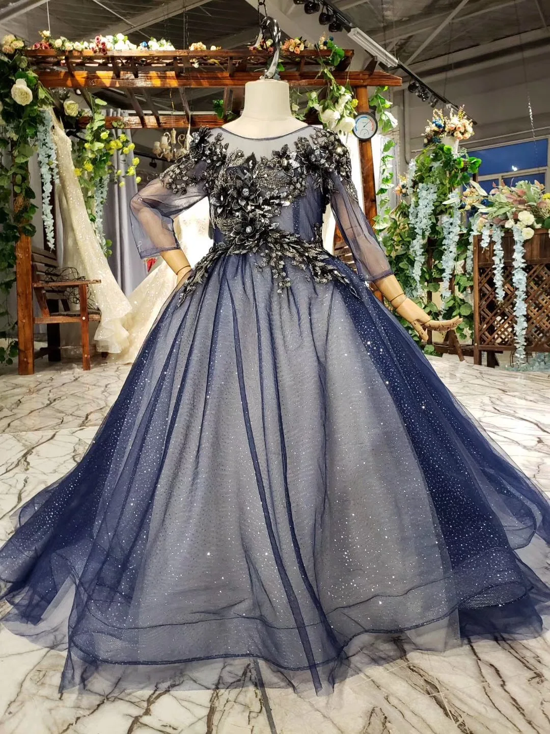 2019 г. Синие блестящие платья для девочек держащих букет невесты на свадьбе