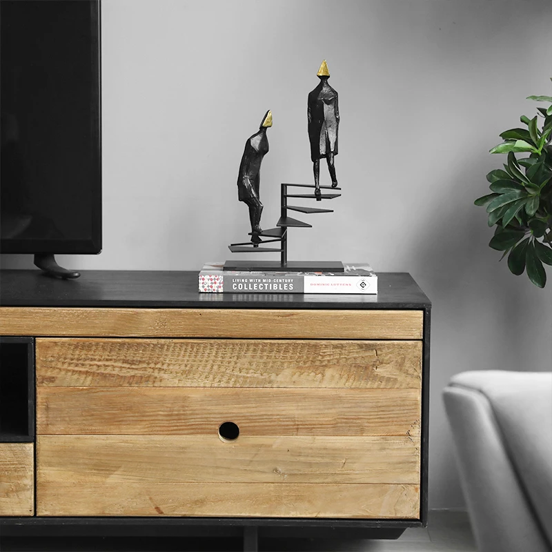 安い 2抽象鋳鉄フィギュア立ちにスパイラル階段彫刻置物クラフト装飾ホテル家の装飾アクセサリー