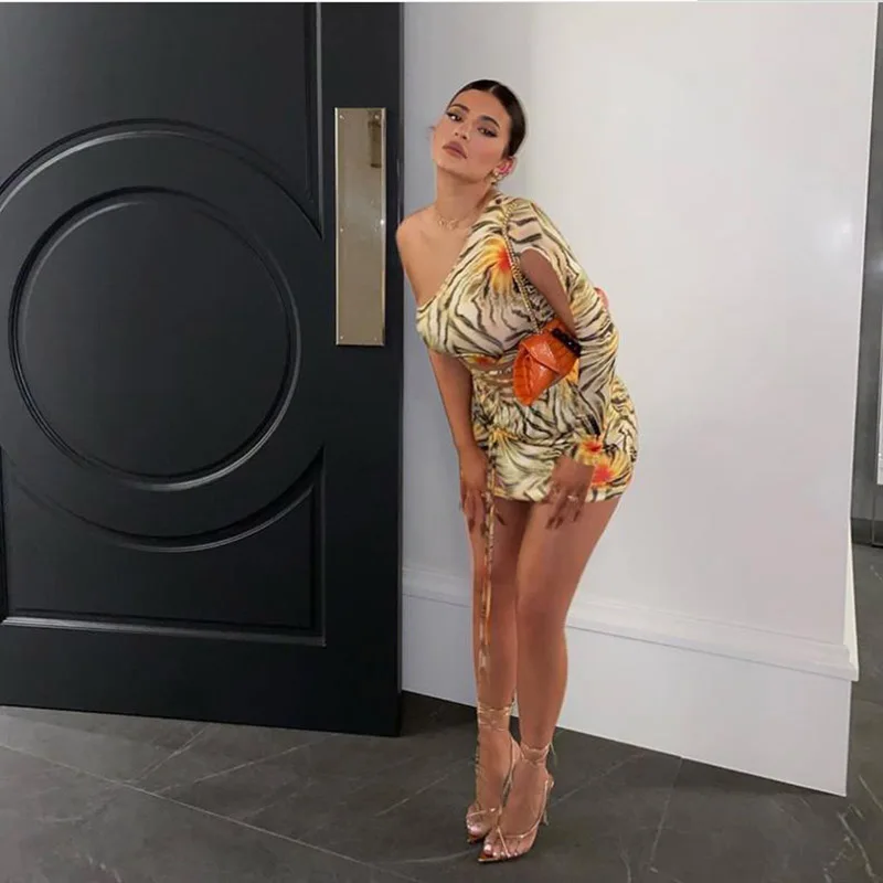 

UNAIZA 2021 Female Dress Hollow Oblique Shoulder Single Sleeve Strappy Hip Sexy Women High Waist Pullover Print Lace New Skirt