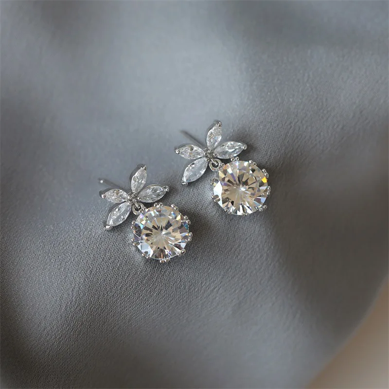 

2021 New S925 Silver Needle Trend Temperament Earring Zircon Simple Women's Ol Style Earrings