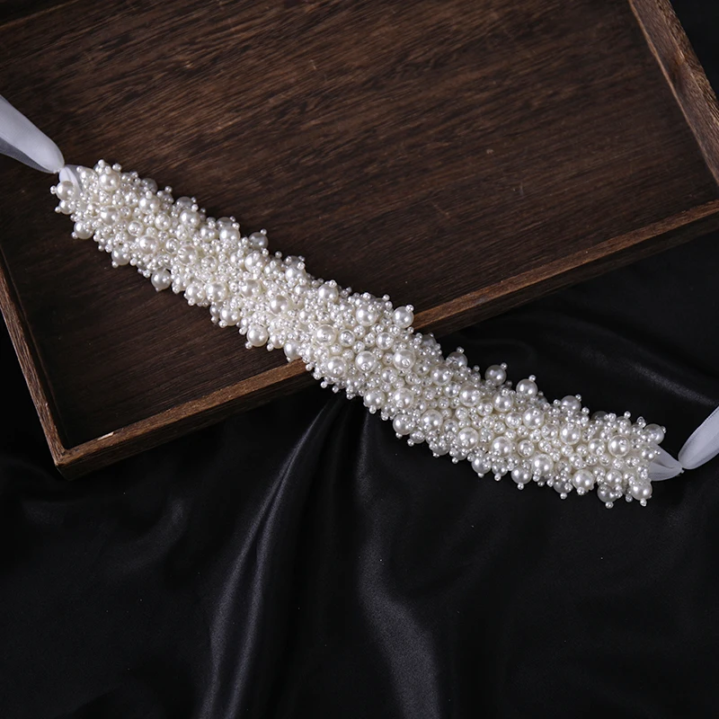 Повязка на голову женская Серебристая с искусственным жемчугом | Украшения и