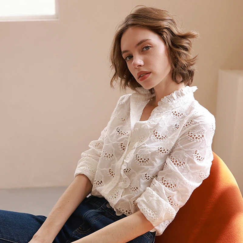 Женская ажурная блузка с рюшами винтажная на пуговицах длинным рукавом и