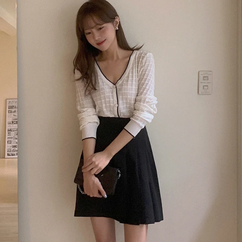 

LJSXLS Pleated High-waisted Skirt Spring Autumn All-match A-Line Mini Skirts Womens Black Korean Style Clothing Jupe Femme 2021