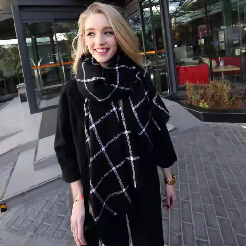 

2020 For European and American black and white plaid scarf fashion Cashmere Shawl