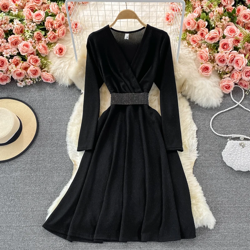 

Autumn Women Party Dress With Diamond Sashes Elegant Vintage V-Neck Long Sleeve Big Swing Vestidos Female Casual Vestidos 2021