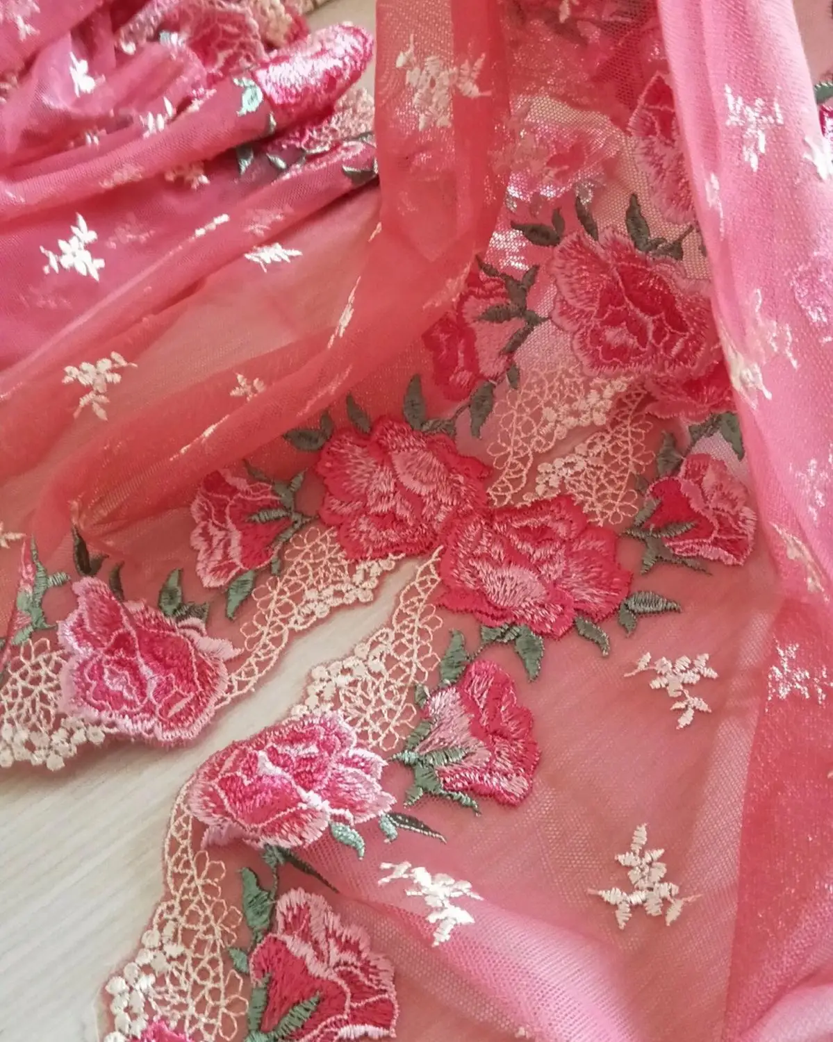 Великолепная Тюлевая кружевная отделка ярко красные цветочные Вышитые зубчатые