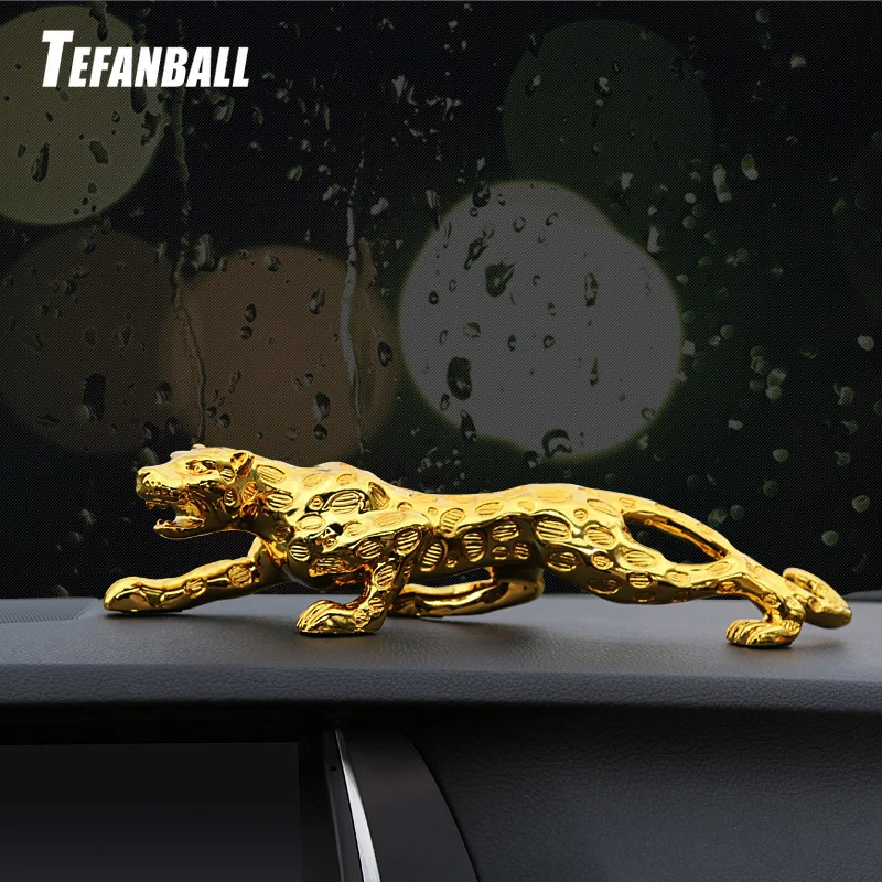 

Car Ornaments Leopard Figurine Cool Auto DEcor Automobiles Interior Dashboard Resin Crafts Home Decoration Accessories Gift