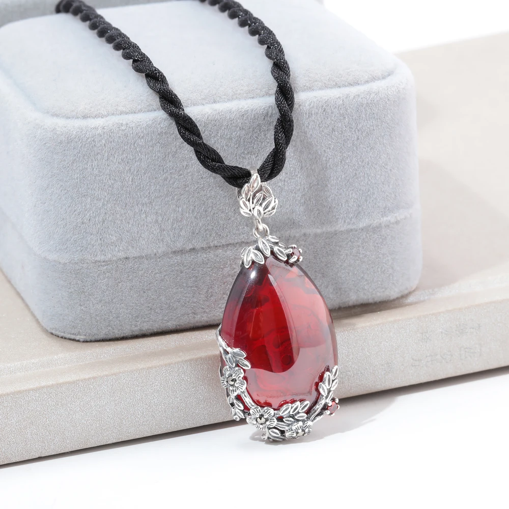 Подвеска из серебра 925 пробы в форме капли воды с красным гранатом | Украшения и