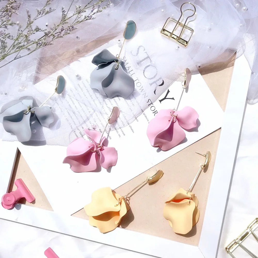 Длинные серьги в стиле ретро с акриловыми лепестками тонкие подвески