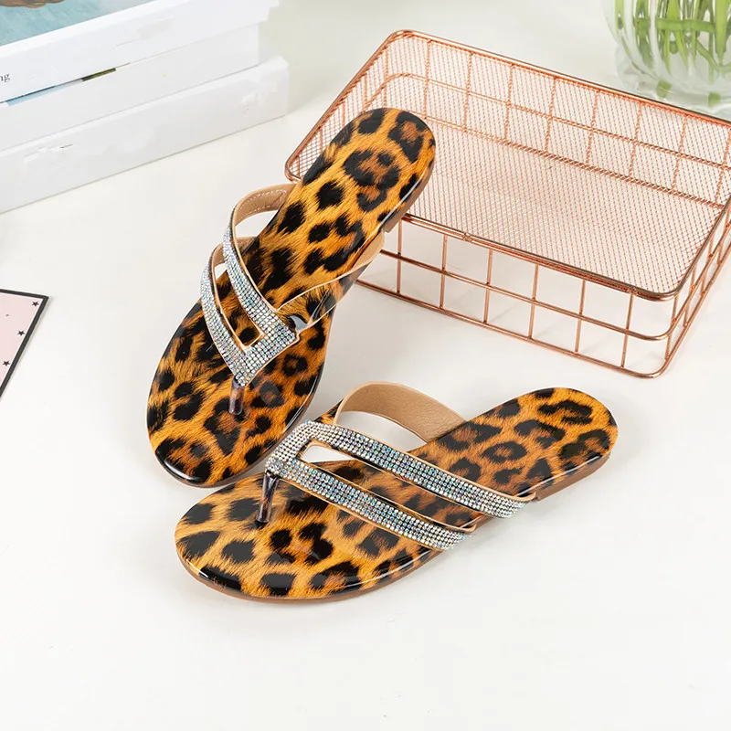 

2021 Women Summer Flat Slippers Rhinestone Shoes Roman Beach Sandals Ladies Flip Flops Sexy Leopard Non-Slip