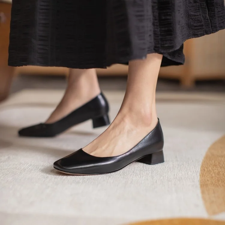 

Large size women's shoes 40-43 size 2021 new spring low heel square head shallow mouth single shoes women's shoes work