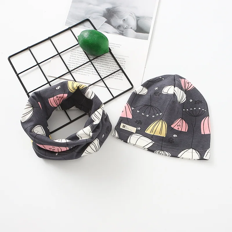 Комплект детской шапки и шарфа с мультяшным рисунком Теплый головной убор для