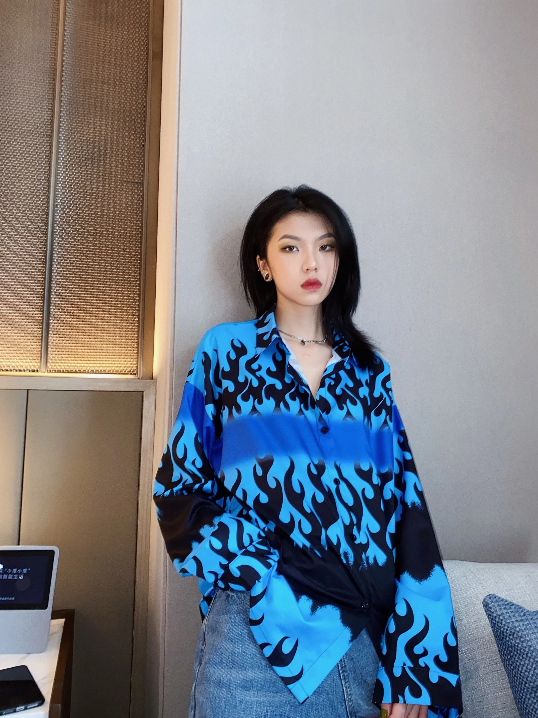 

Top summer Korean Harajuku style street blue flame printed long sleeve shirts loose casual shirt men and women trend