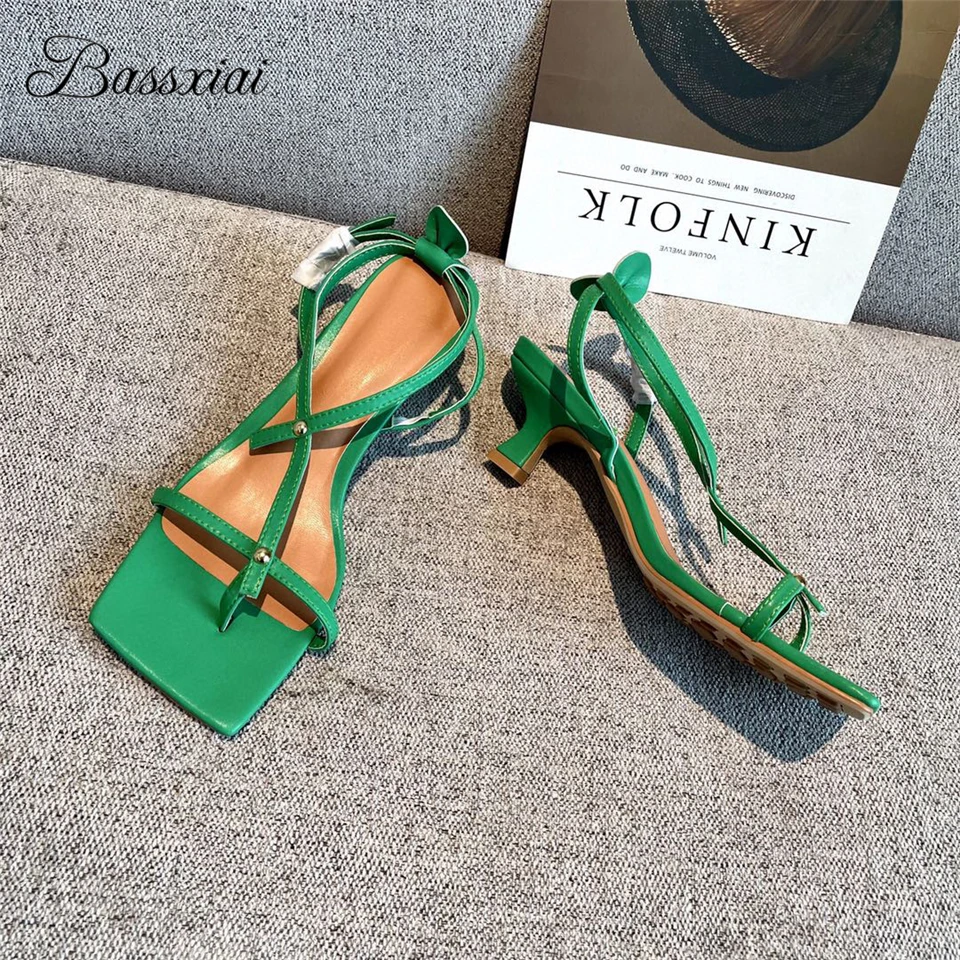 

Sexy Kitten Heel Narrow Band Sandals Women Summer Square Toe Rivet Decor Real Leather Multicolor Concise Runway Shoes