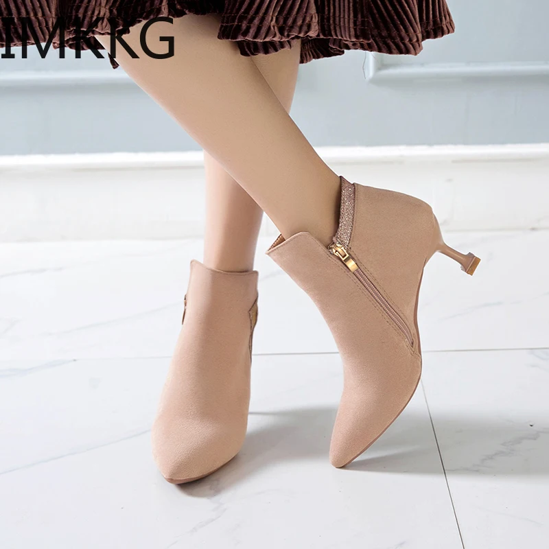 Женские ботильоны на тонком каблуке с пряжкой молнии Q00255 осенний сезон 2019 | Обувь