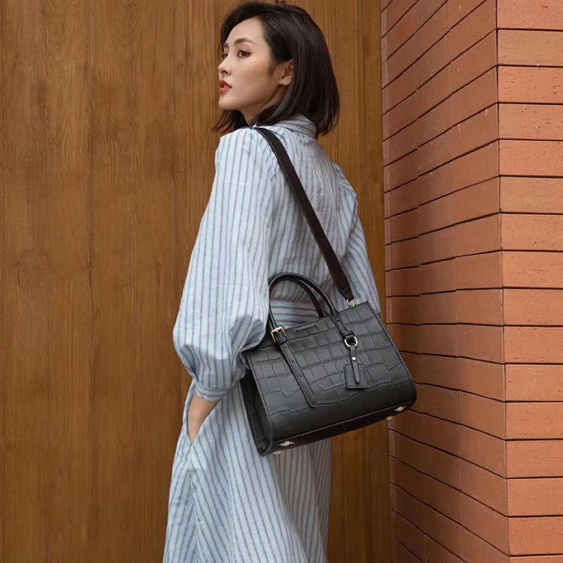 

2020 New Genuine Leather Women's Shoulder Bag European Retro Cowhide Crocodile Design Tote Bag Handbags Luxury Business Handbag