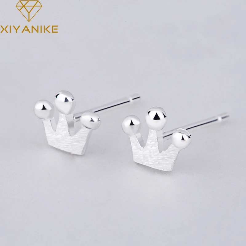 Женские серьги гвоздики с короной XIYANIKE маленькие простые Обручи из