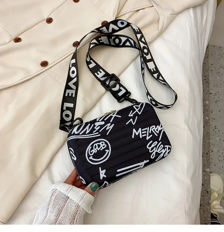 

Женская мини-коробка, сумка через плечо из ПУ кожи, новая модная сумка на молнии с надписью, сумка через плечо в европейском и американском с...