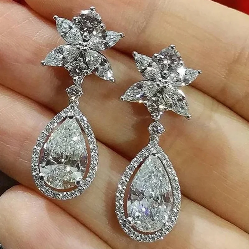 

Женские серьги-подвески с кристаллами для свадебной церемонии