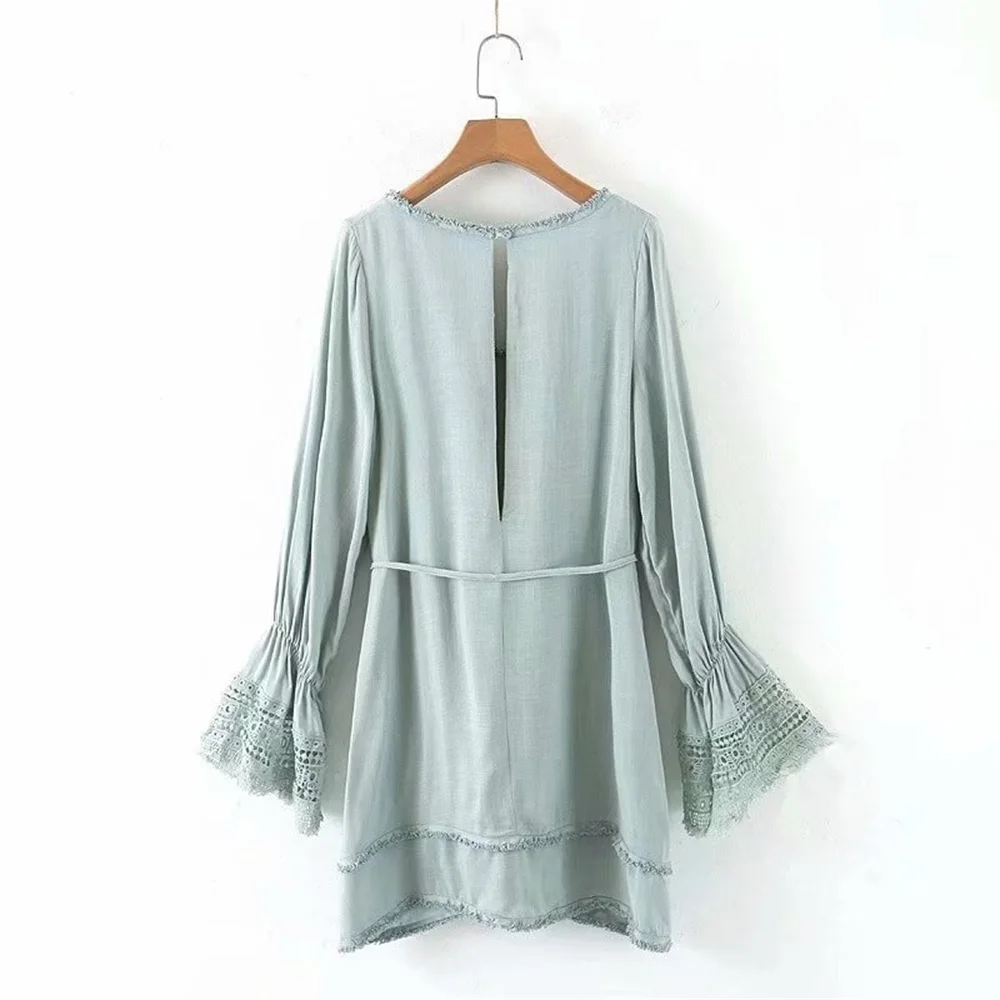 Мини платье женское весеннее кружевное с рукавами фонариками и