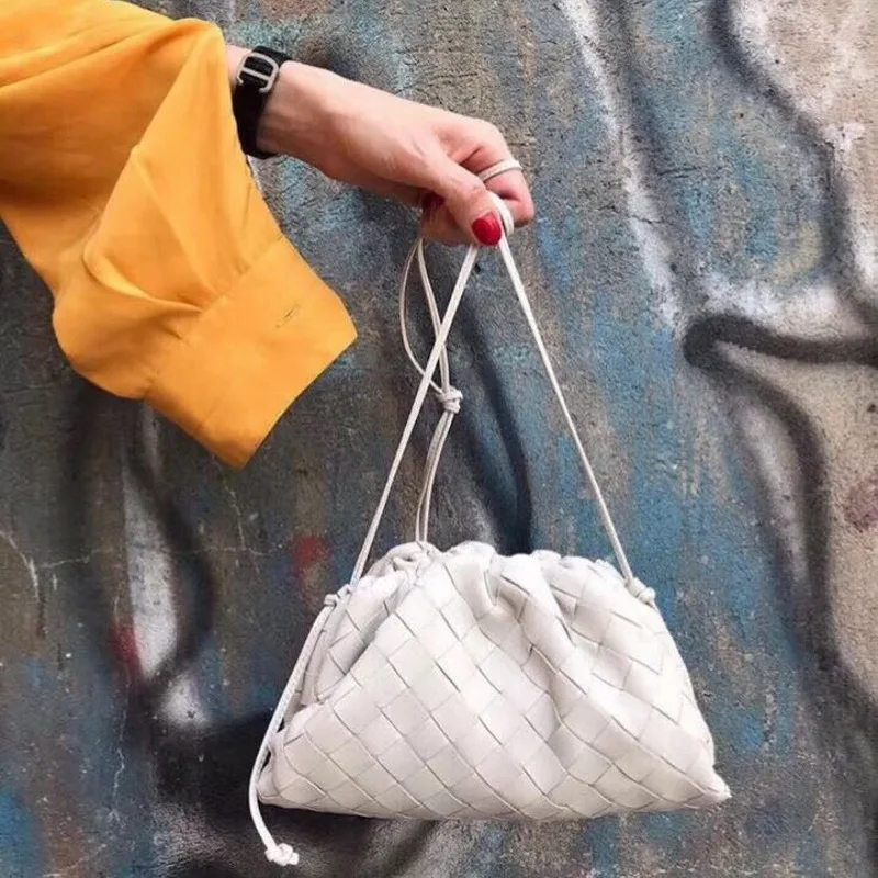 

The Pouch Leather Woven Envelope Bag Knitting Luxury Women Bags Design Voluminous Rounded Shape Purses and Handbags Clutch
