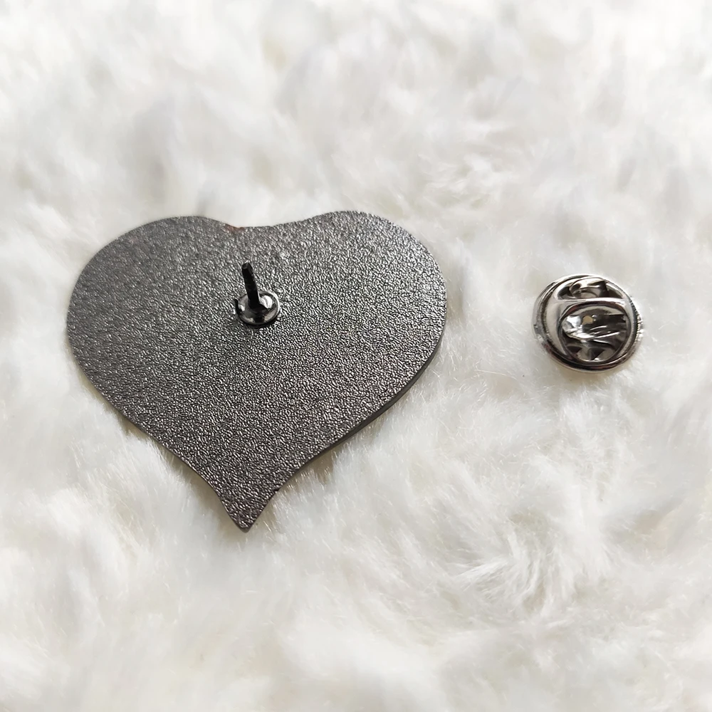 Металлический значок с эмалью в виде сердца ниндзя Mortal Kombat Scorpion аксессуары для