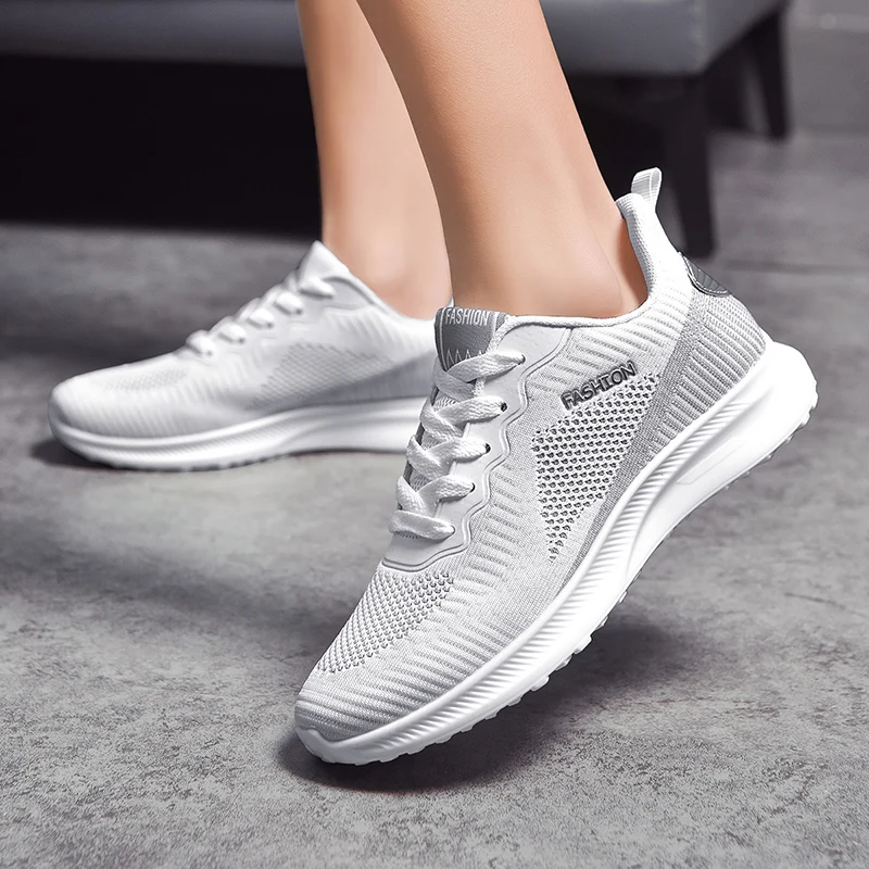

2021 Female Sport Gym Breathable Mesh Women Sneakers Lightweight Lace-up Sports Running Women Flat Casual Shoes Zapatos De Mujer