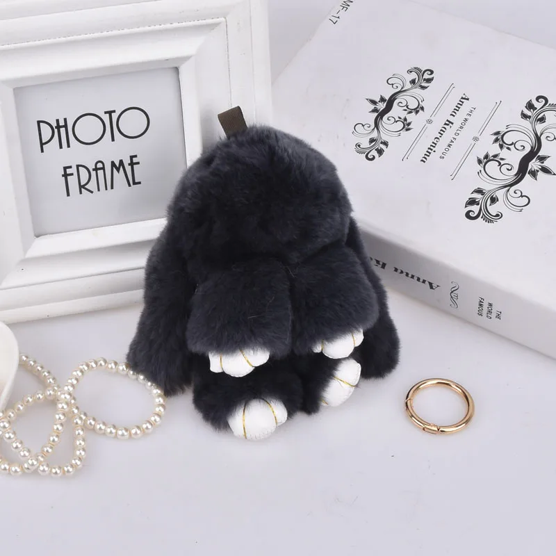 Брелок с помпоном из натурального кроличьего меха 13 см | Украшения и аксессуары