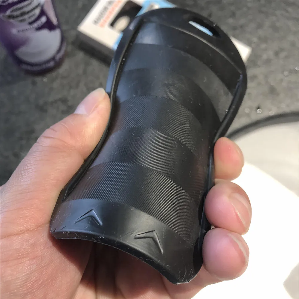 Бритвенное устройство увеличенный срок службы бритвенных лезвий силиконовый