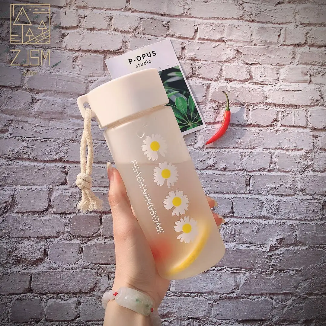 

500ML Small daisy Anti-fall Fitness Frosted plastic cup Sport Bottle easy to carry Simple Net Red Kettle