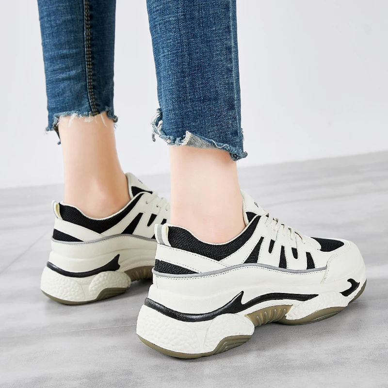 Новинка сезон осень черно-белая женская обувь на платформе с дышащей сеткой из